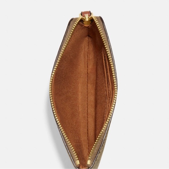 NWT Coach Corner Zip Wristlet In Signature Canvas With Snowflake Print - Picture 6 of 6